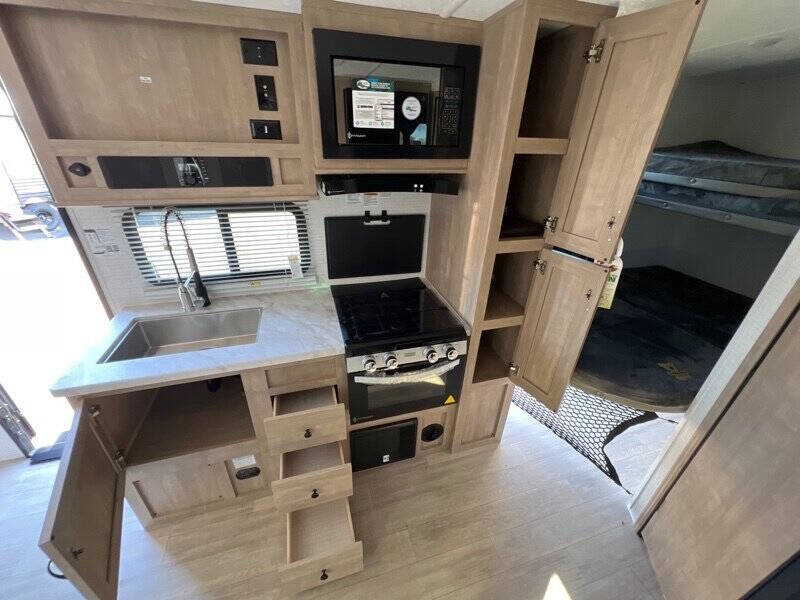 2025 Palomino Solaire