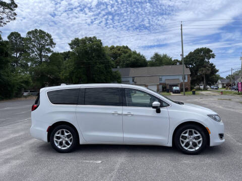 2017 Chrysler Pacifica Touring Plus