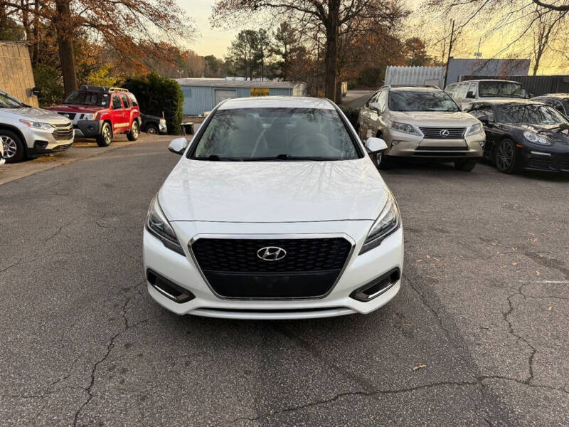 2016 Hyundai Sonata Hybrid Base photo 3