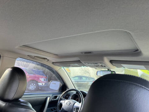 2012 Toyota Highlander SE