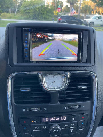 2014 Chrysler Town and Country Touring