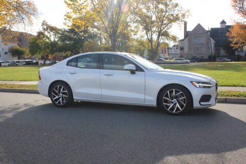 2020 Volvo S60 T5 Momentum