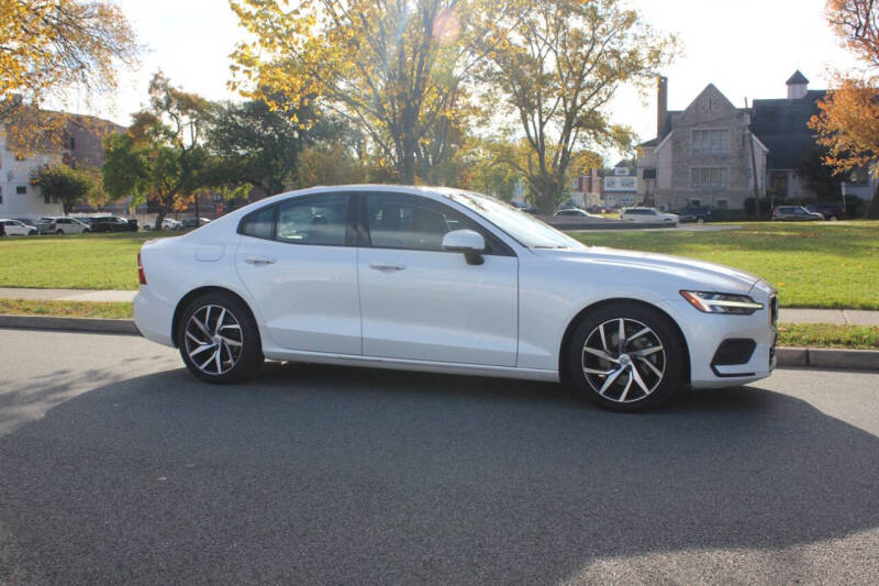 2020 Volvo S60 T5 Momentum