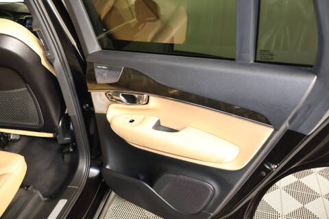 2018 Volvo XC90 T6 Momentum