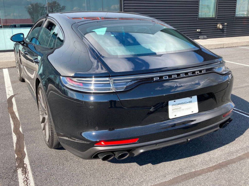 2023 Porsche Panamera 4 Platinum Edition