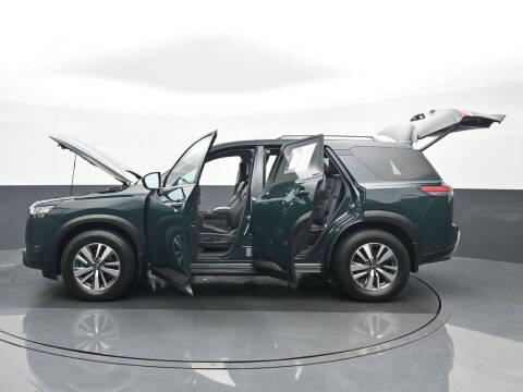 2023 Nissan Pathfinder SL