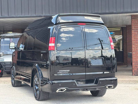 2023 Chevrolet Express 2500