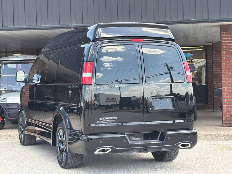 2023 Chevrolet Express 2500