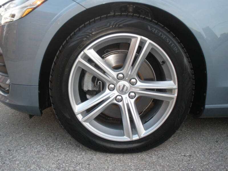 2018 Volvo S90 T5 Momentum