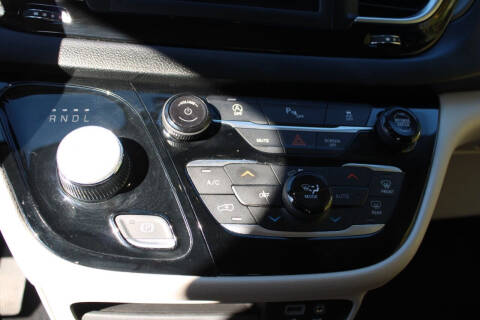 2020 Chrysler Pacifica Touring L