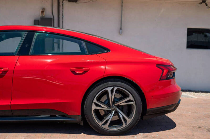 2023 Audi e-tron GT quattro Prestige