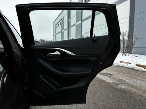 2017 Infiniti QX30 Premium