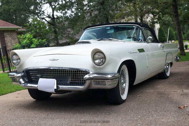 1957 Ford Thunderbird