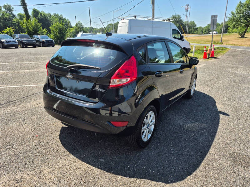 2013 Ford Fiesta SE