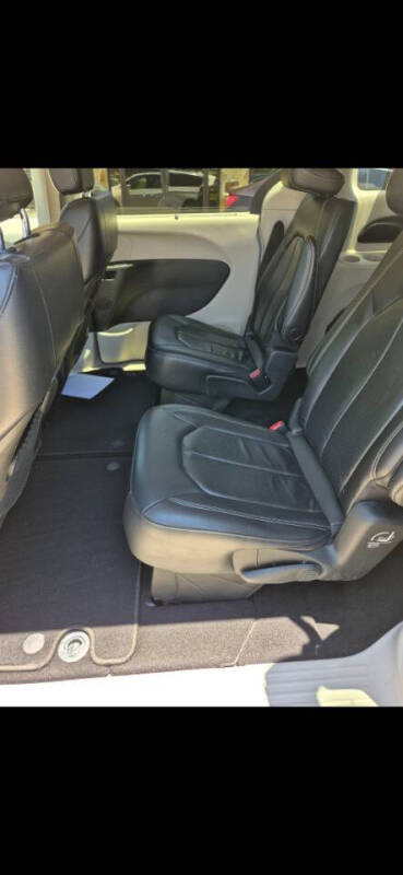 2022 Chrysler Pacifica Touring L