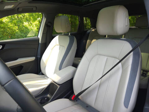 2023 Audi Q4 e-tron quattro Premium 50