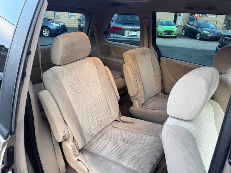 2006 Mazda MPV LX