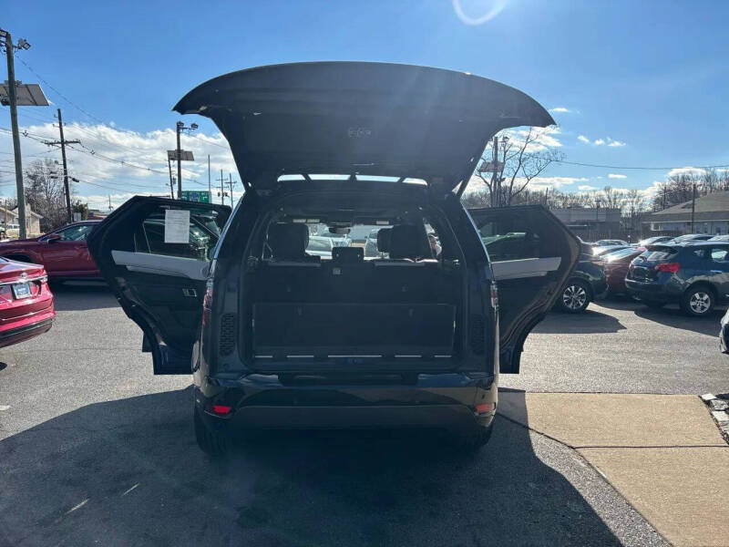 2023 Land Rover Discovery P360 S R-Dynamic