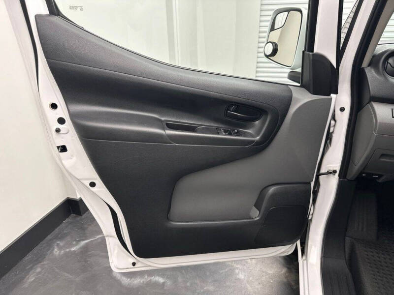 2020 Nissan NV200 SV