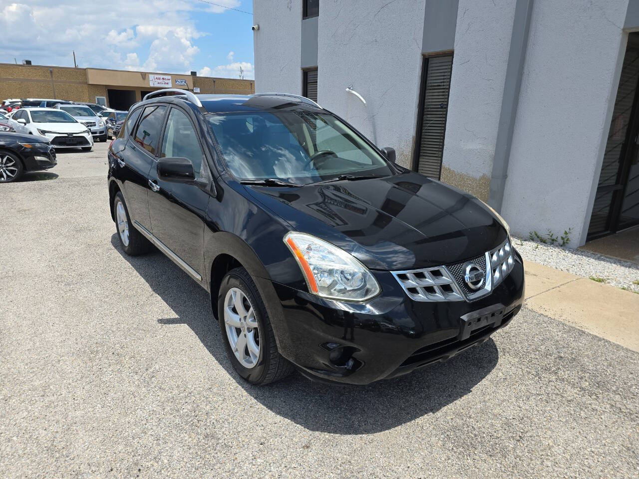 Black 2011 Nissan Rogue SV SV 4dr Crossover 1