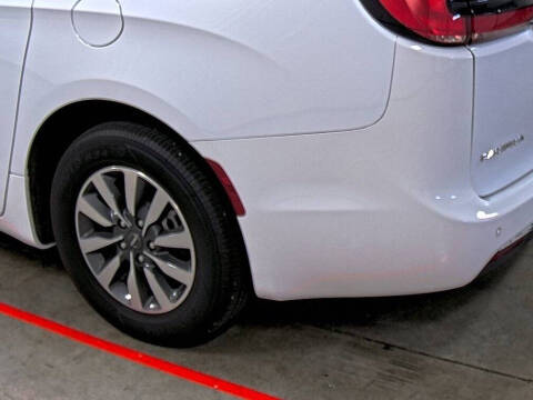 2024 Chrysler Pacifica Plug-In Hybrid