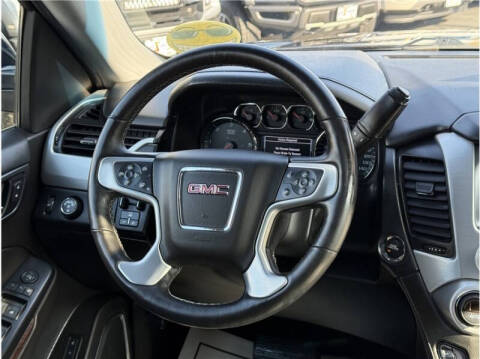 2017 GMC Yukon SLT