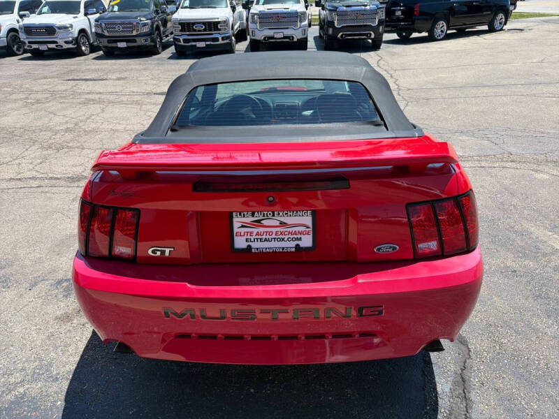 2003 Ford Mustang