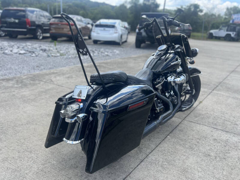 2019 Harley-Davidson FLHC