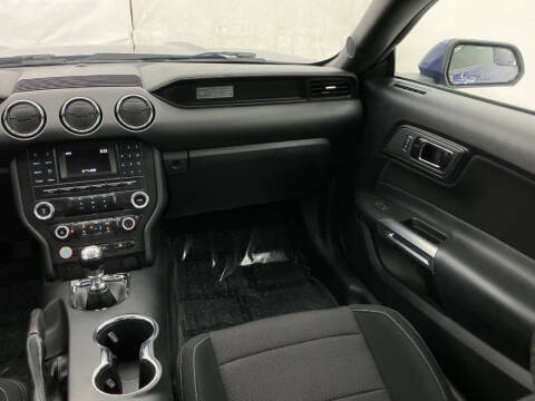 2016 Ford Mustang V6