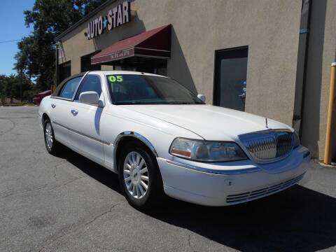 2005 Lincoln Town Car for sale at AutoStar Norcross in Norcross GA