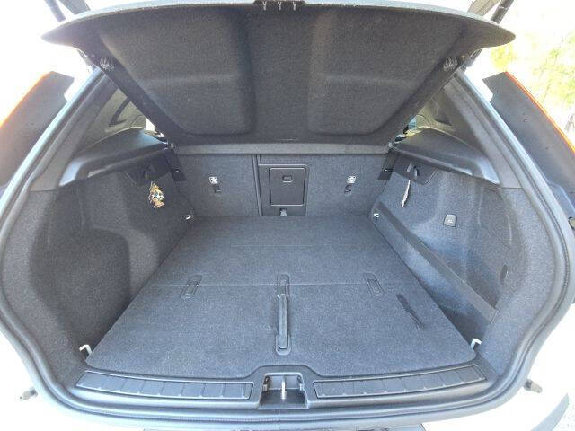 2020 Volvo XC40 T5 Momentum