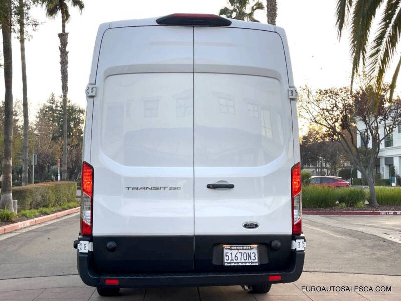 2022 Ford Transit 250