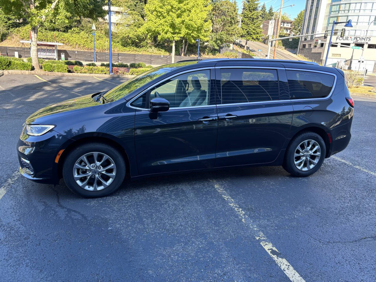 Blue 2021 Chrysler Pacifica Touring L Touring L 4dr Mini-Van 2