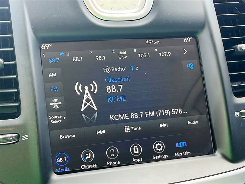 2022 Chrysler 300 Touring