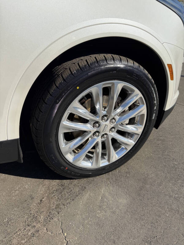 2017 Cadillac XT5 Platinum