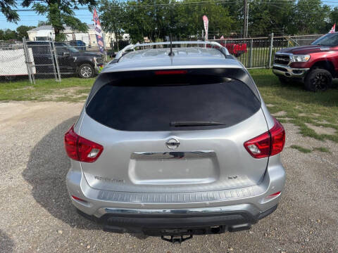 2017 Nissan Pathfinder SV