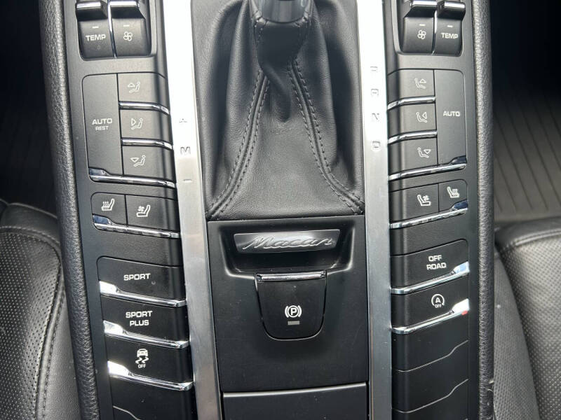 2015 Porsche Macan S