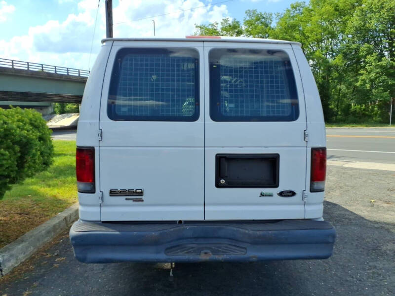 2011 Ford E-Series E-250