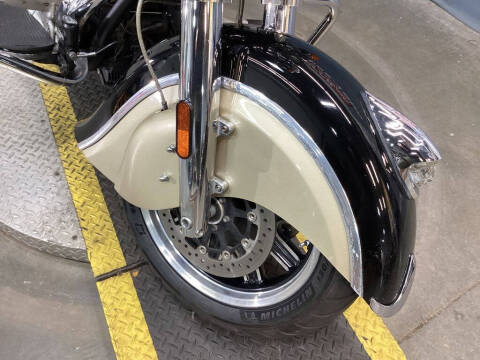 2021 Indian Motorcycle® Springfield® Thunder Blac