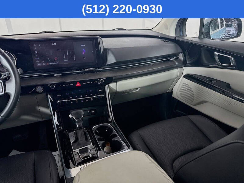 2023 Kia Carnival EX