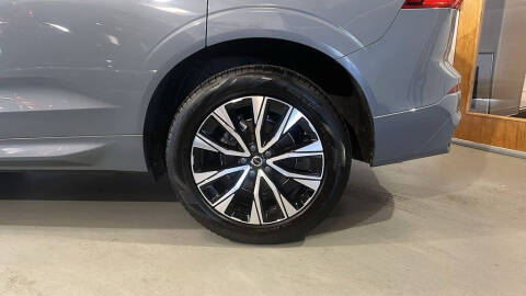 2024 Volvo XC60 B5 Core Dark Theme