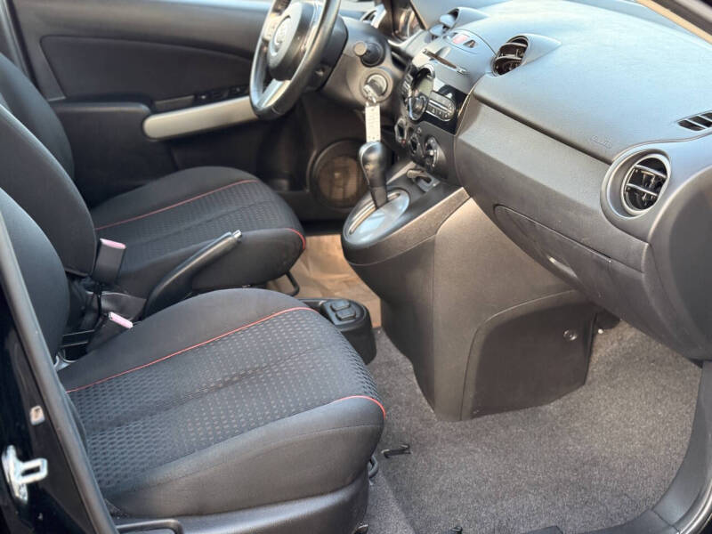 2013 Mazda MAZDA2 Touring