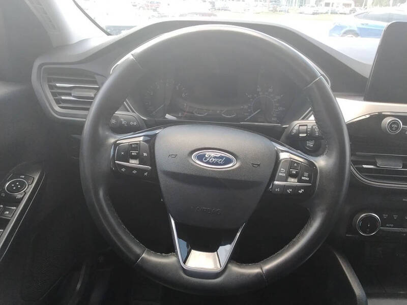 2022 Ford Escape SEL