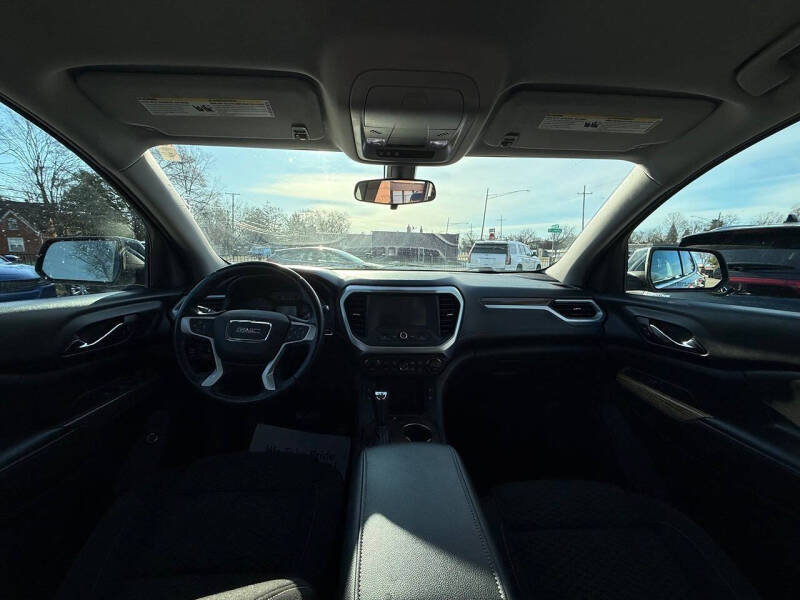 2017 GMC Acadia SLE-2