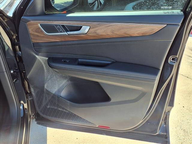 2025 Volkswagen Atlas SE