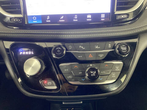 2024 Chrysler Pacifica Touring