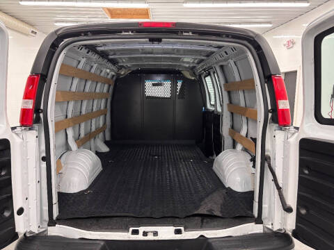 2023 Chevrolet Express 2500