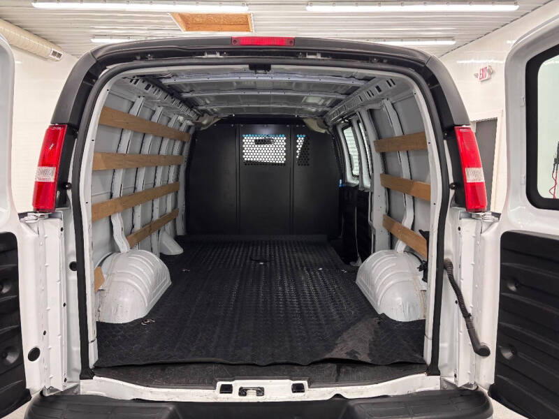 2023 Chevrolet Express 2500