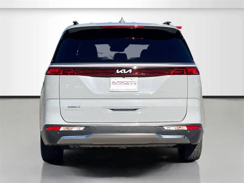 2024 Kia Carnival SX