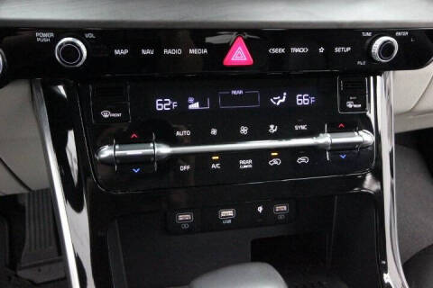 2022 Kia Carnival SX